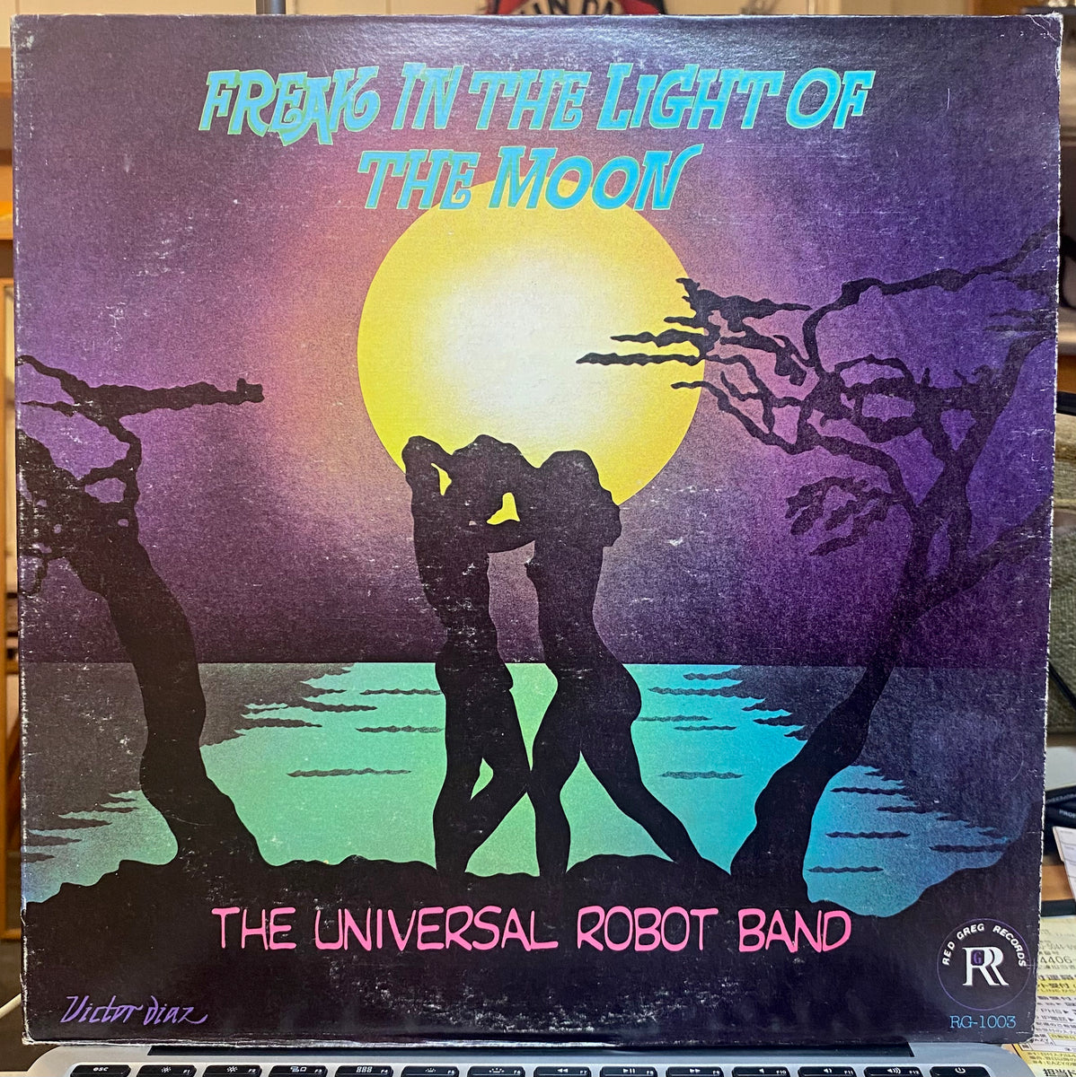 Universal Robot Band, The / Freak In The Light Of The Moon 